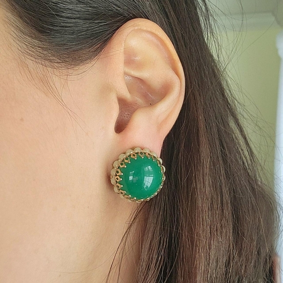 Vintage Green Gemstone Clipon Stud Earrings - Picture 2 of 8